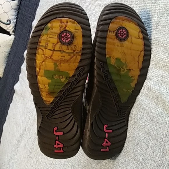 J-41 leather sport shoe, GUC - Picture 3 of 5